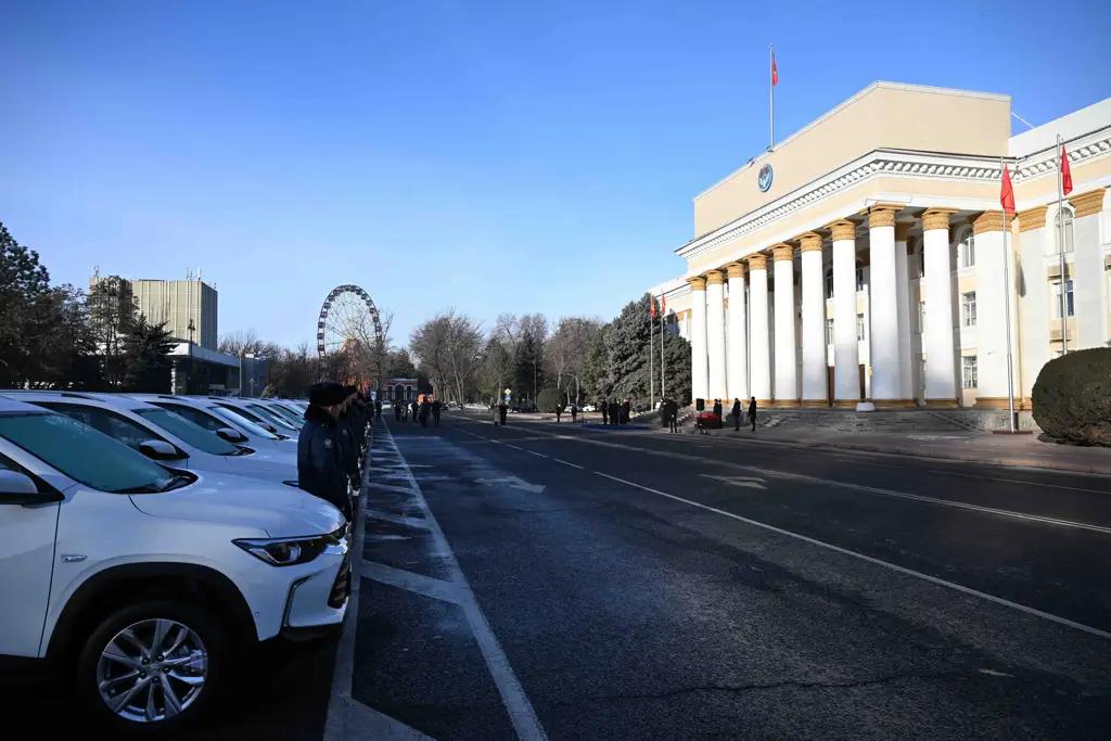 Сотрудники Судебного департамента получили 54 новых автомобиля