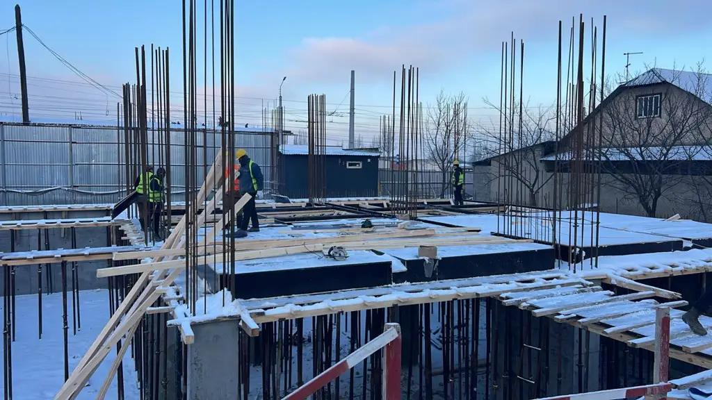 Бишкекте курулуп жаткан имараттын 15 батири мамлекетке өттү