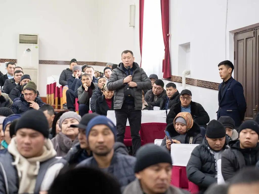 Глава ГНС встретился с предпринимателями рынка «Туратали базары»