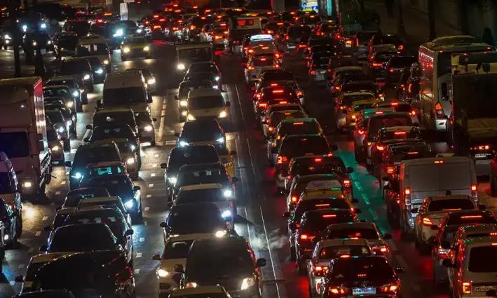 Бишкек в пробках. Депутат предложил перенести столицу