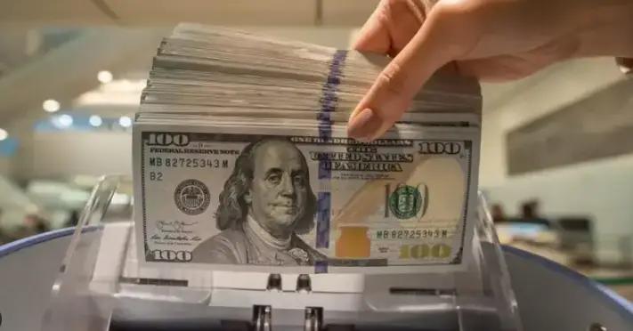 Нацбанк снял ограничения на валютные операции для банков и обменных бюро