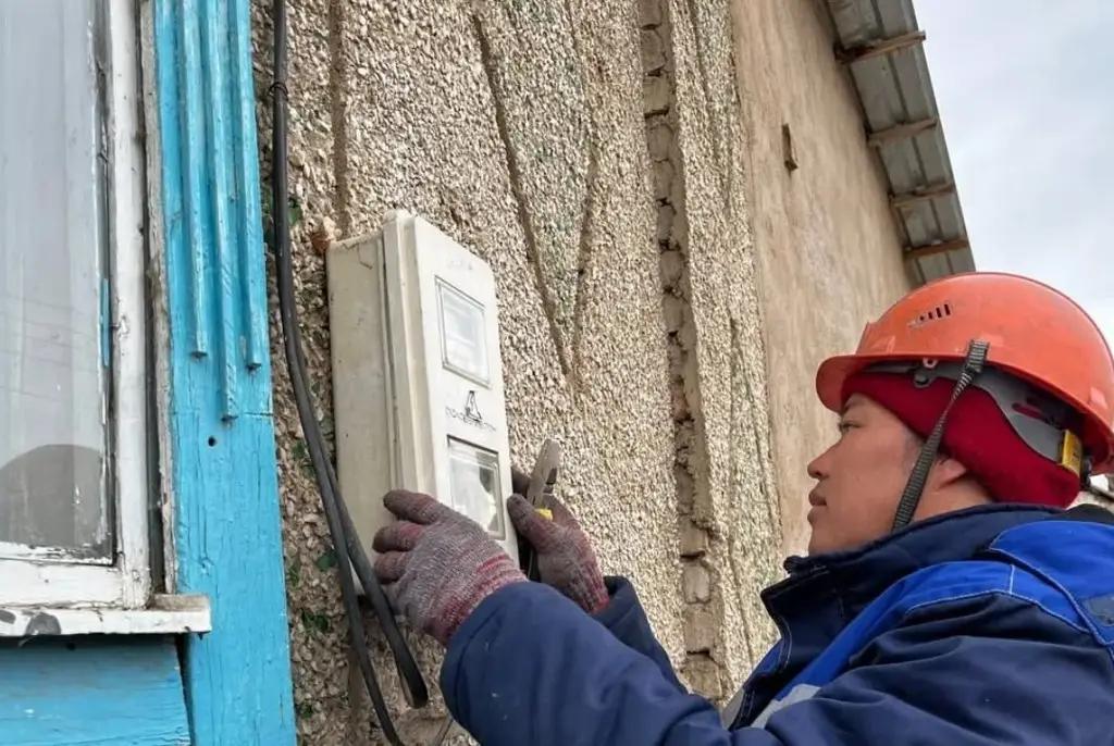 В Таласе начали установку более 36 тысяч «умных» элетросчетчиков