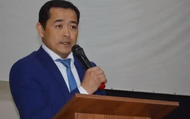 Саламаттык сактоо министринин милдетин Эркин Чечейбаев аткарат