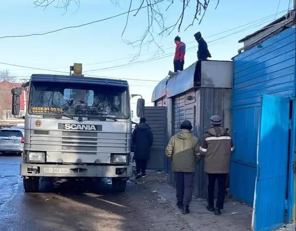 На дорогах страны ликвидируют объекты незаконной торговли