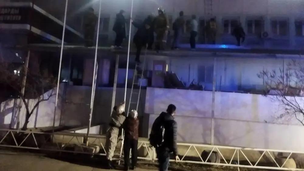 Пожар в Национальном центре кардиологии Бишкека: эвакуация, жертвы и расследование причин