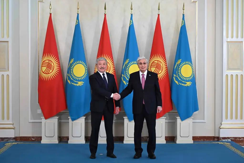 Кыргызстан менен Казакстан чек арадагы жүк текшерүүнү жеңилдетүүнү талкуулады