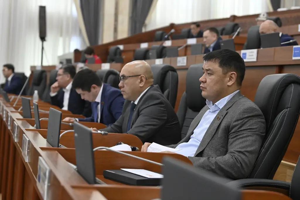 Жогорку Кенеш одобрил ратификацию соглашений по реконструкции Иссык-Кульской кольцевой автодороги