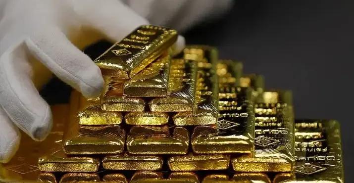 За выходные золото Нацбанка подешевело на 4.5 тысячи сомов