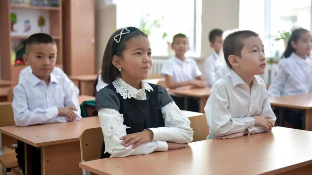 Переход на 12-летнее образование в Кыргызстане ждет провал — депутат