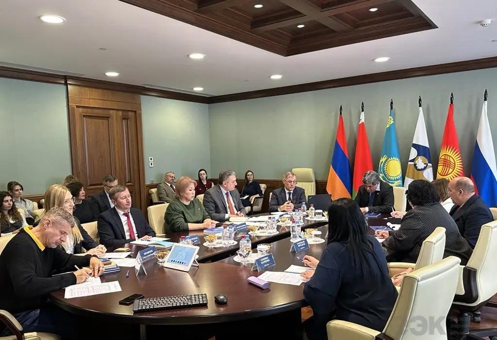 ЕЭК и Куба обсудили развитие сотрудничества в производстве и обращении лекарств