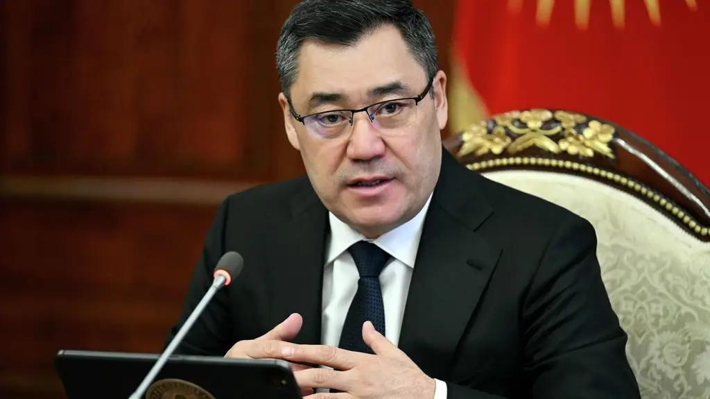 Президент Тажикстан менен чек ара боюнча депутаттын сынына жооп берди