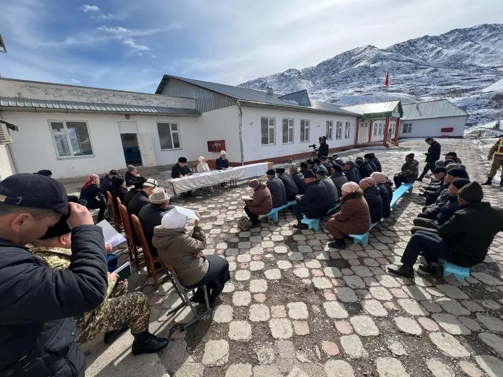 Жители Алайского района подняли вопросы строительства дорог и развития инфраструктуры