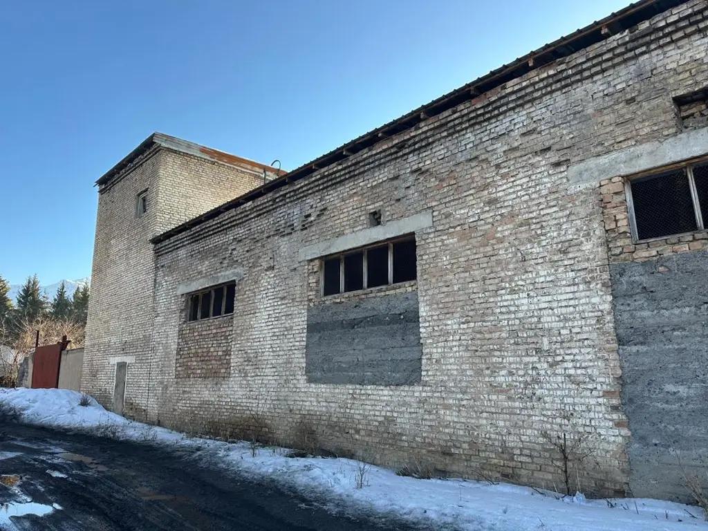 В Ак-Суйском районе на Иссык-Куле государству возвращены социальные объекты