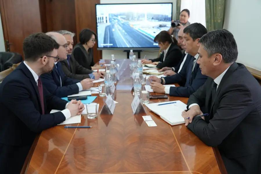Мэр Бишкека обсудил с французскими компаниями сотрудничество в модернизации городской инфраструктуры