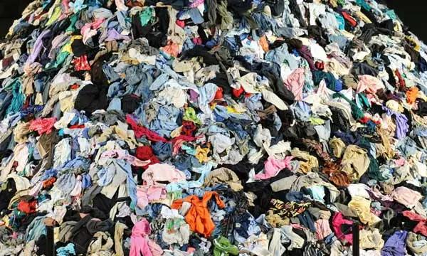 За выброс швейных отходов составлено 150 протоколов на более чем 2 млн сомов