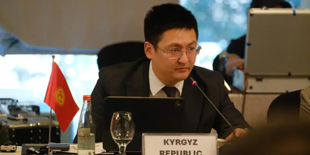 Кыргызстан и Китай обсудили железную дорогу и инвестиции в Иссык-Куль