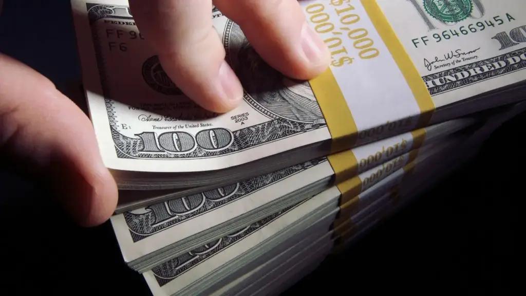 Итоги межбанковских торгов: доллар опустился до январских отметок