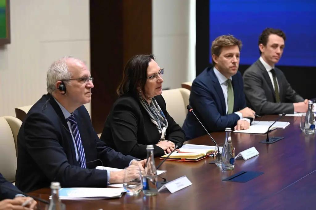 Major energy projects are being implemented in the country on time