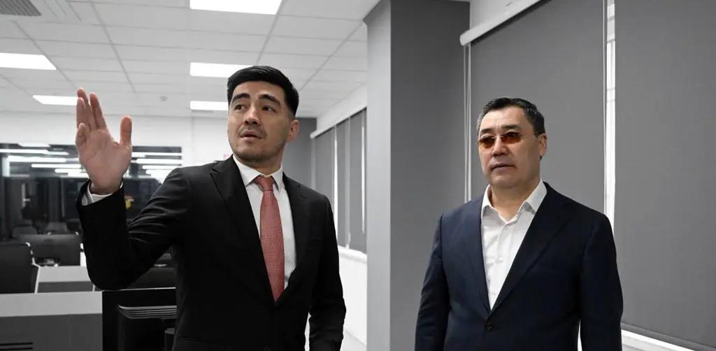 Садыр Жапаров посетил центр обработки данных G-Cloud и открыл ИТ-центр