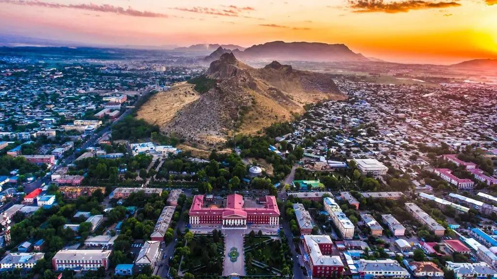 Оштун мэри шаарга кирген унаалардан акы алууну сунуштады