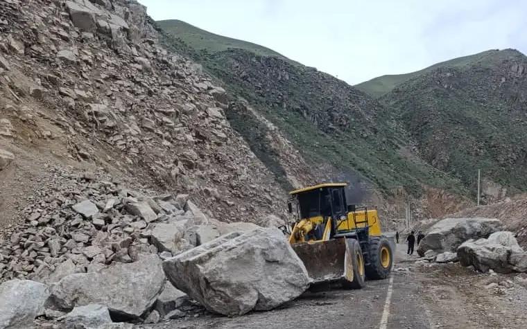 На автодороге север — юг продолжаются восстановительные работы после камнепада