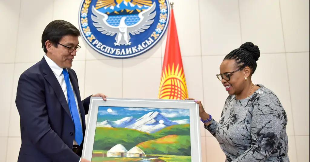 Кыргызстан и Лесото обсудили сотрудничество на полях Глобального горного диалога