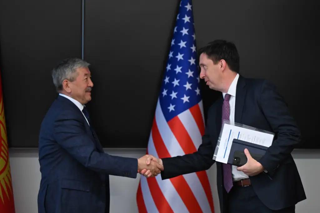 Адылбек Касымалиев провел встречи с лидерами мировых корпораций в США
