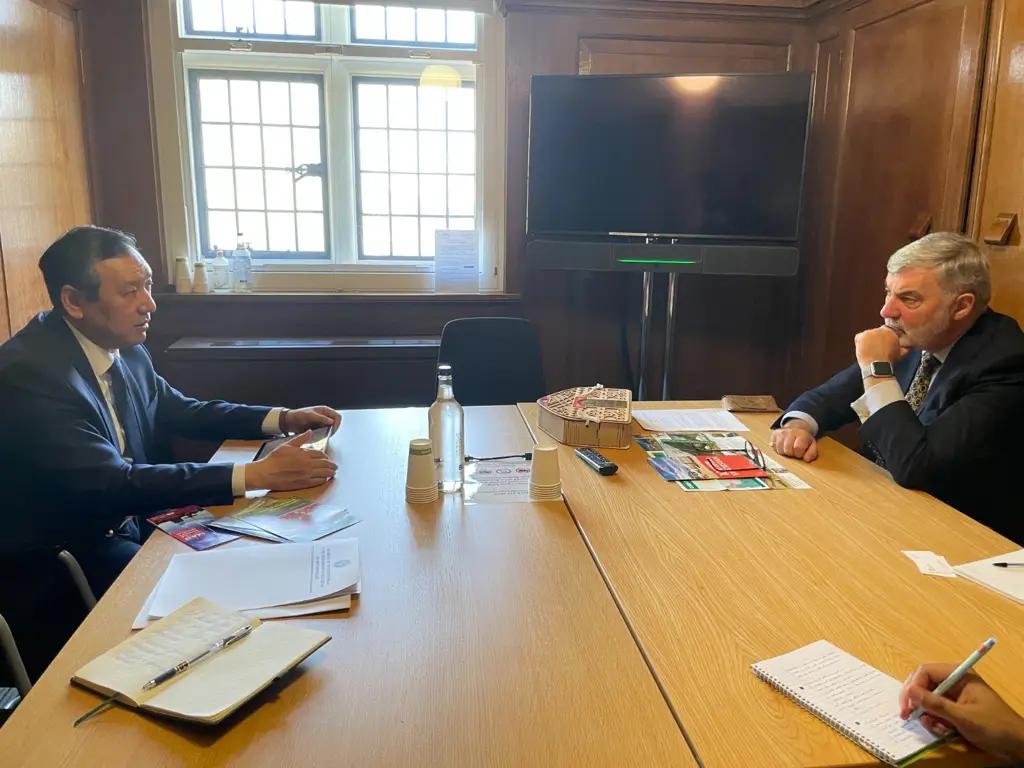 Кыргызстан пригласил британских инвесторов в горнодобычу и энергетику