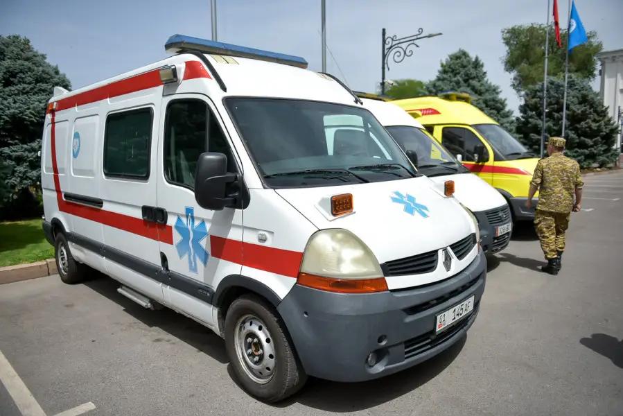 Нехватка скорых в столице. Мэрия передала три автомобиля скорой помощи