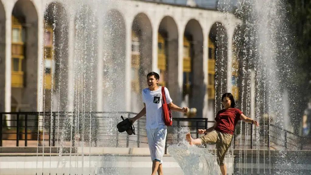 Хоть при +40: в Трудовом кодексе нет запрета на работу в жару