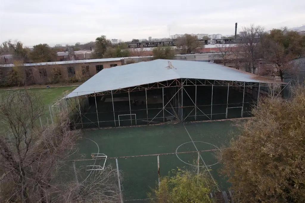 Государству возвращен спортивный стадион