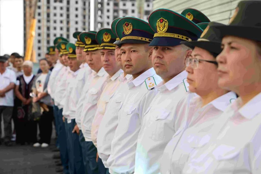 В Бишкеке вручили ключи от квартир 77 военнослужащим Пограничной службы