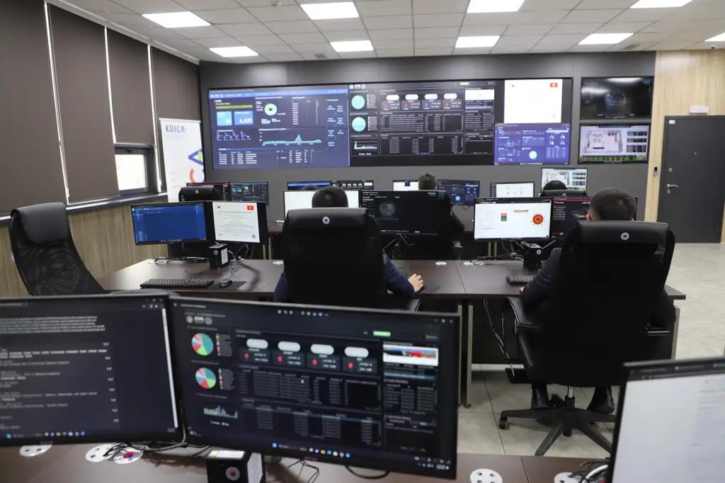 Хватает ли МВД денег на борьбу с кибермошенниками в Кыргызстане — депутат