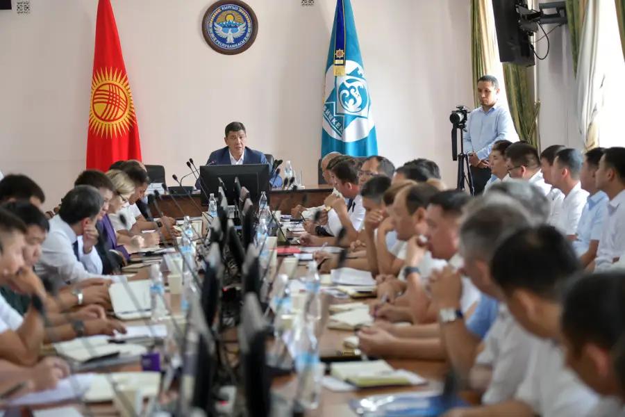 В Бишкеке уволены начальники пяти МТУ, главы районов получили выговоры
