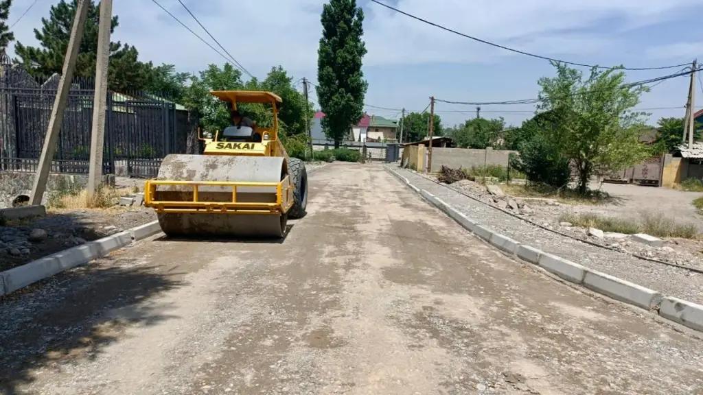 На территории МТУ Чон-Арык улучшается дорожная инфраструктура