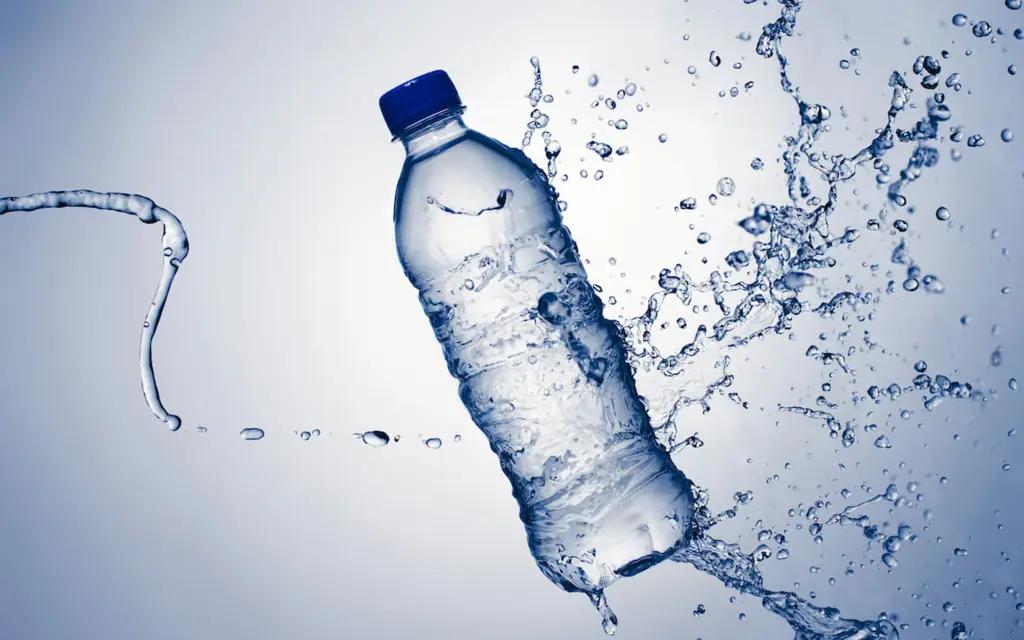 Unlabeled water may result in imprisonment. The State Tax Service reminded about the mandatory labeling of water.