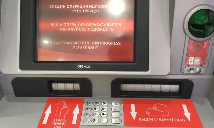 В Кыргызстане участились несанкционированные операции с картами иностранных банков