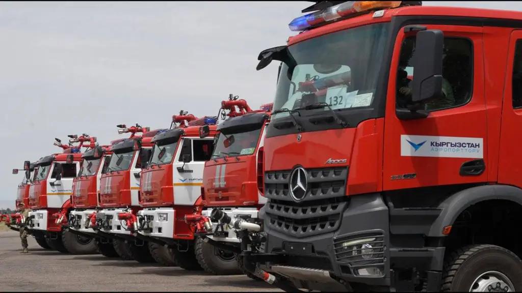 Для аэропортов Кыргызстана приобрели аэродромные пожарные автомобили