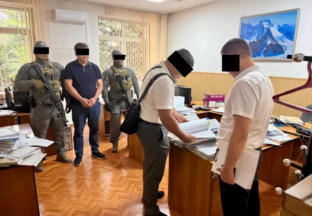 Задержан главный инспектор Счетной палаты КР