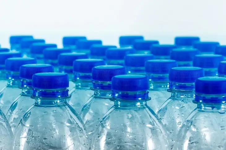 Mandatory labelling of mineral water postponed until 2026