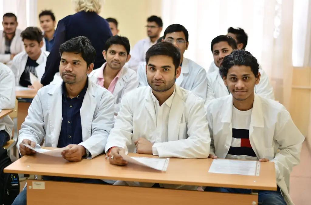 Cabinet of Kyrgyzstan Approves Uniform Tuition Fees Policy for Foreign Medical Students
