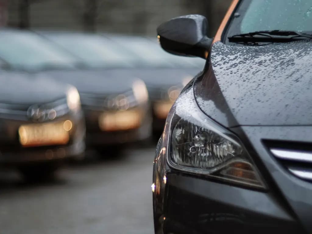 Seven accomplices registered the car as spare parts to avoid paying taxes
