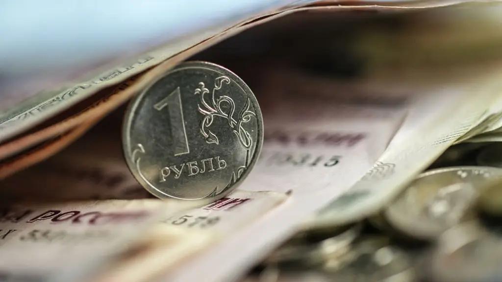 Рубль подешевел к сому на 1.83%. Курс НБ КР на 30 июля