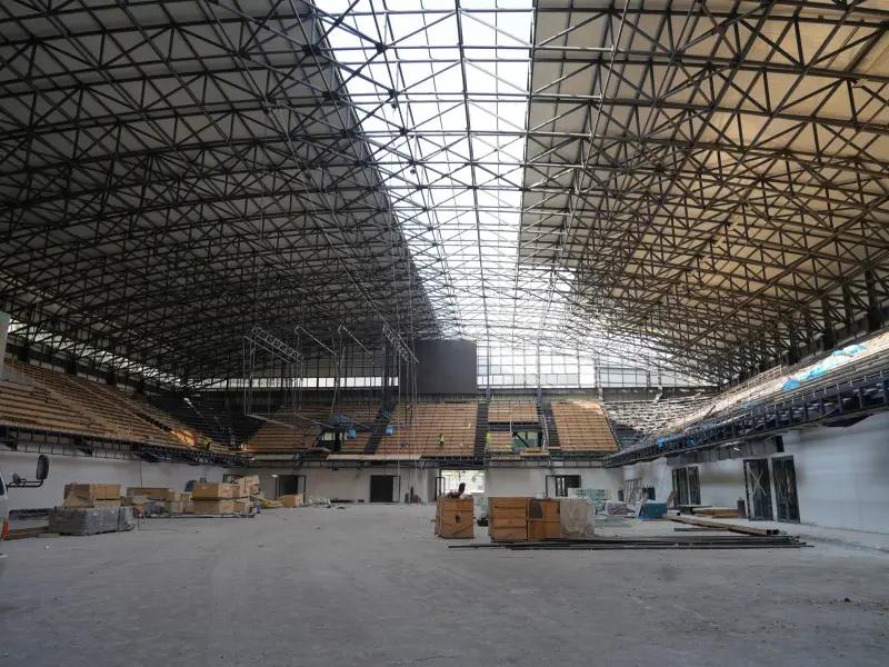 В Бишкеке проверили, как строится малая арена имени Долона Омурзакова