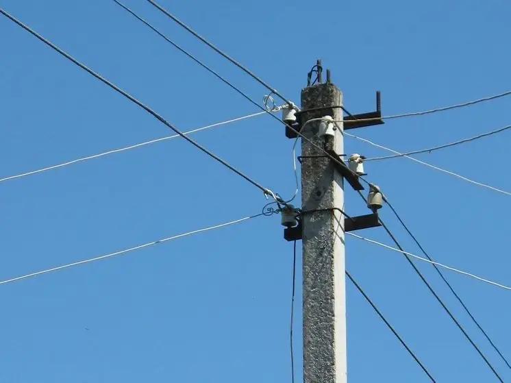 В Лейлекском районе проводится капитальная реконструкция устаревших электросетей