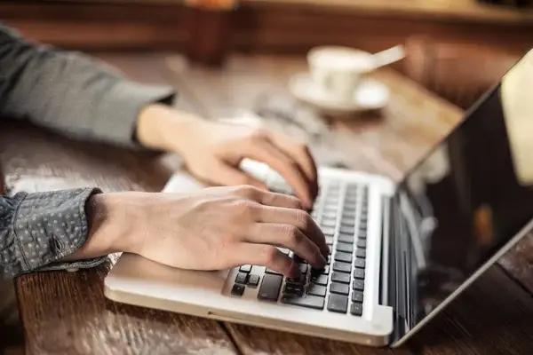 В Кыргызстане начали внедрение цифровых дипломов