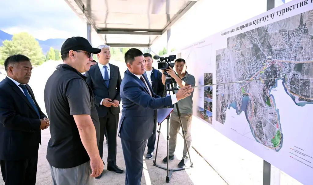 A new sewage system and tourist facilities are being built in Cholpon-Ata as part of a project to protect Issyk-Kul