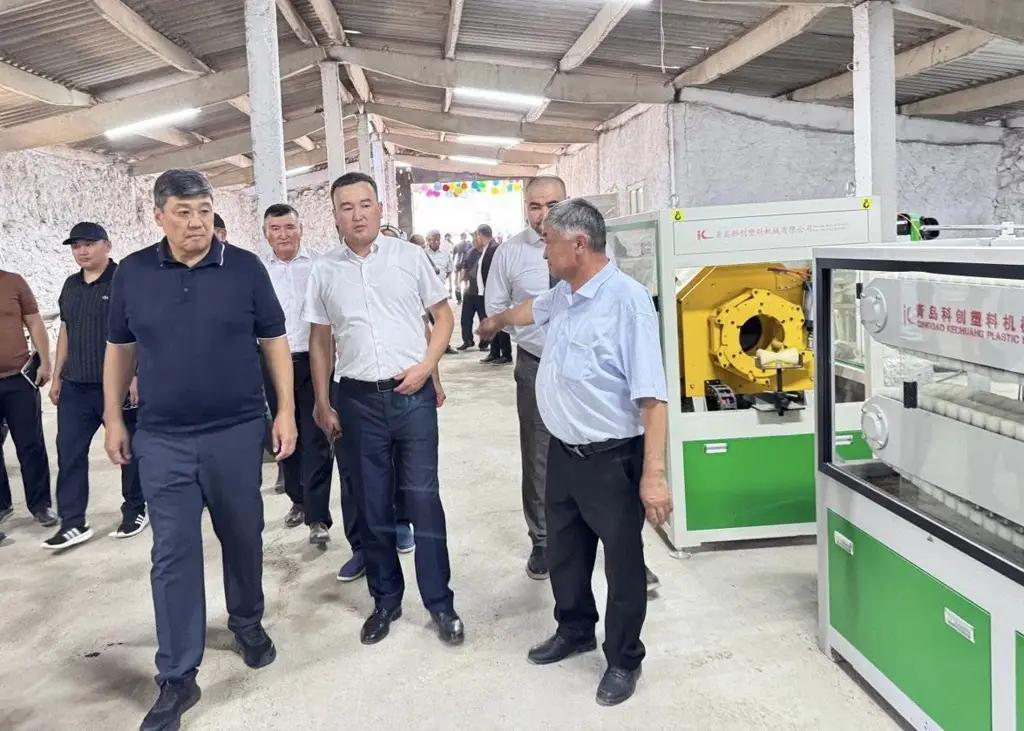 Лейлекте саатына 100 кг түтүк чыгарган ишкана иштеп жатат