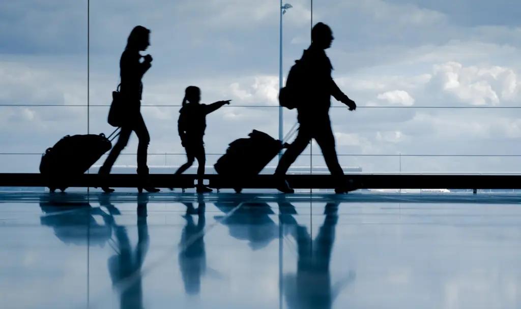 На миграционные услуги для иностранцев в России введены новые госпошлины