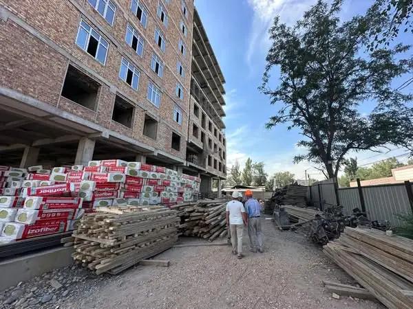 В Бишкеке оштрафовали компанию за нарушение строительных норм